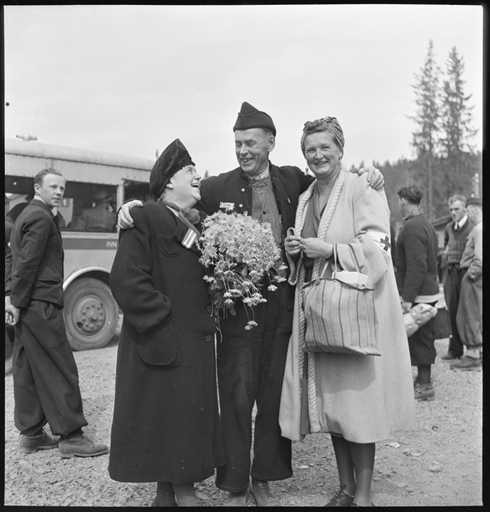 Utstillingsåpning Krigstid
