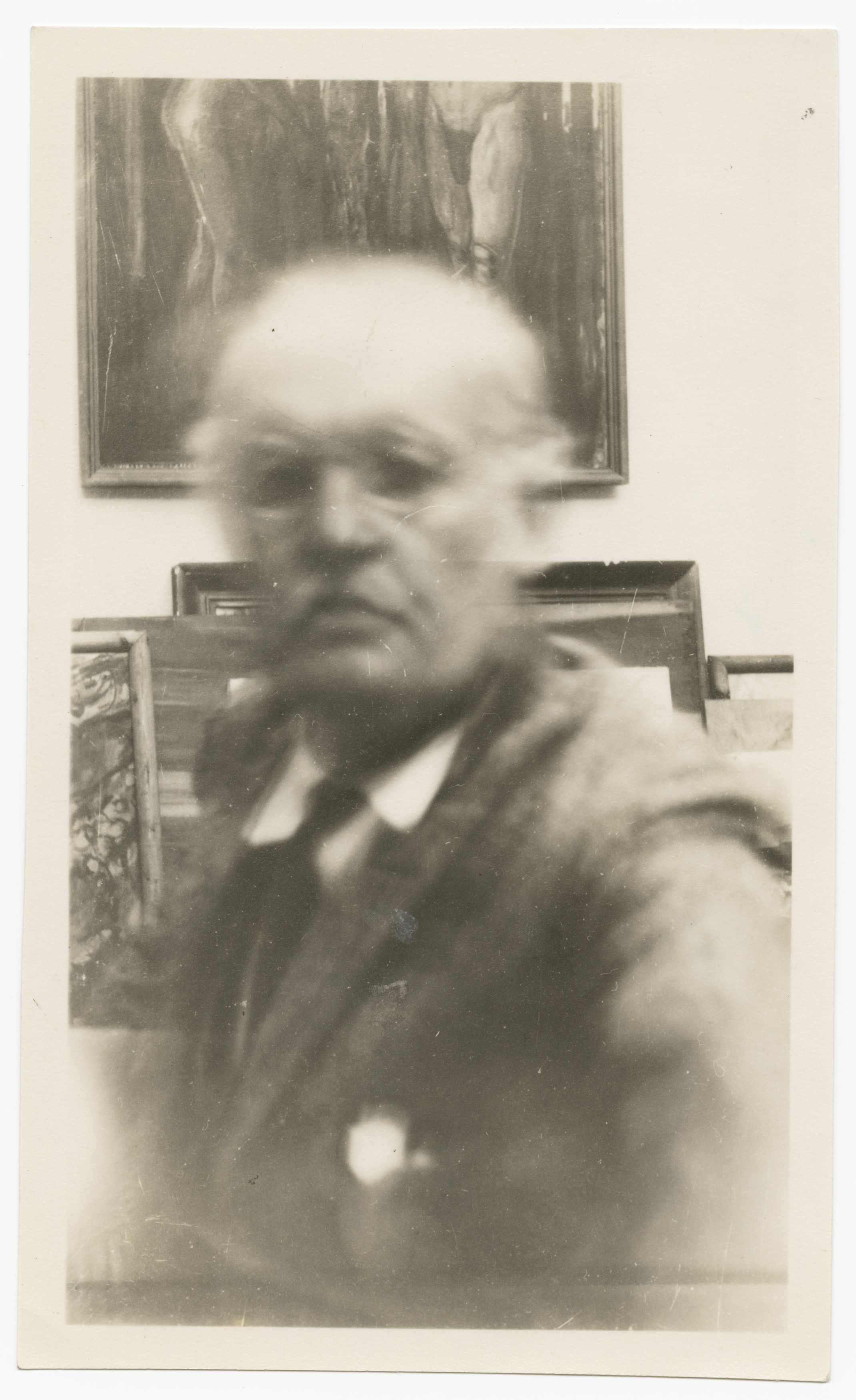 Edvard Munch en face foran Stoffveksling, 1931-32. Tilhører Munchmuseet