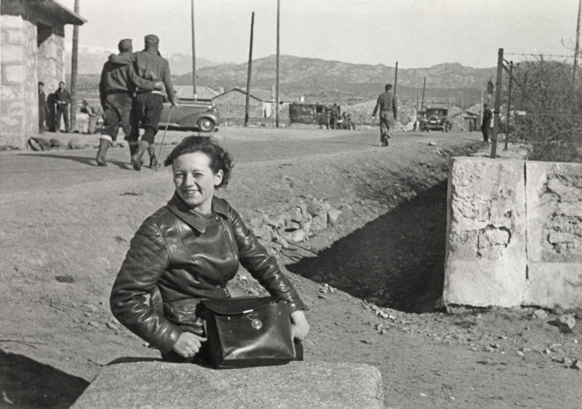 Gerda Grepp at the front outside Malaga, January / February 1937. Photo: Unknown / Collection of Arbeiderbevegelsens arkiv og bibliotek (Labor Movement's archive and library)