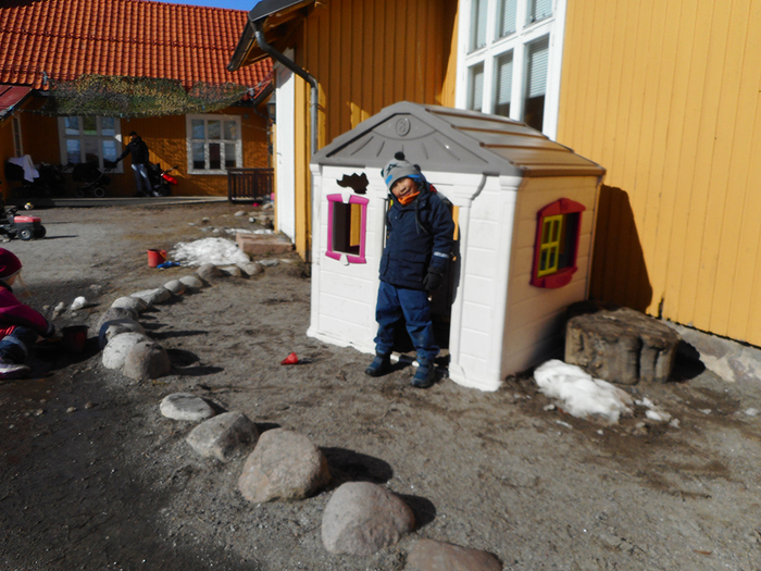 Yu Xiang og jeg er venner. Vi leker mye sammen, og har det gøy.