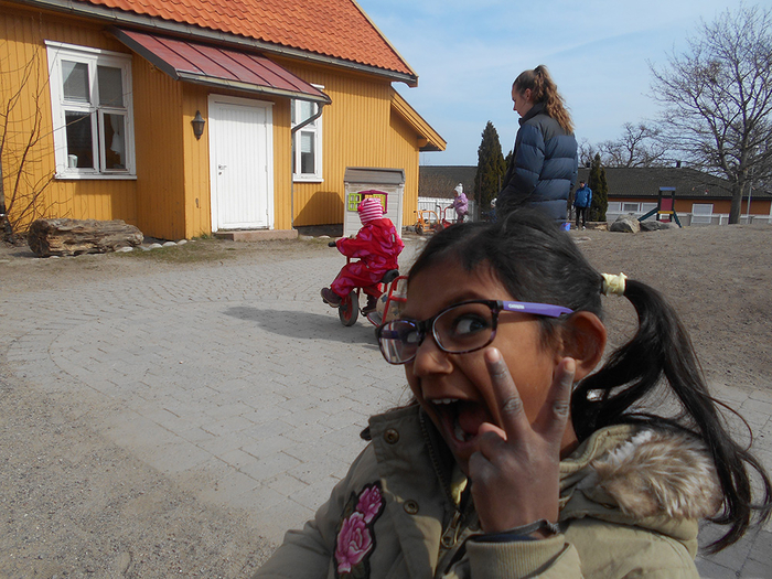 Jensina er bestevennen min, vi skal gå i Sentrum skole sammen, i samme klasse.