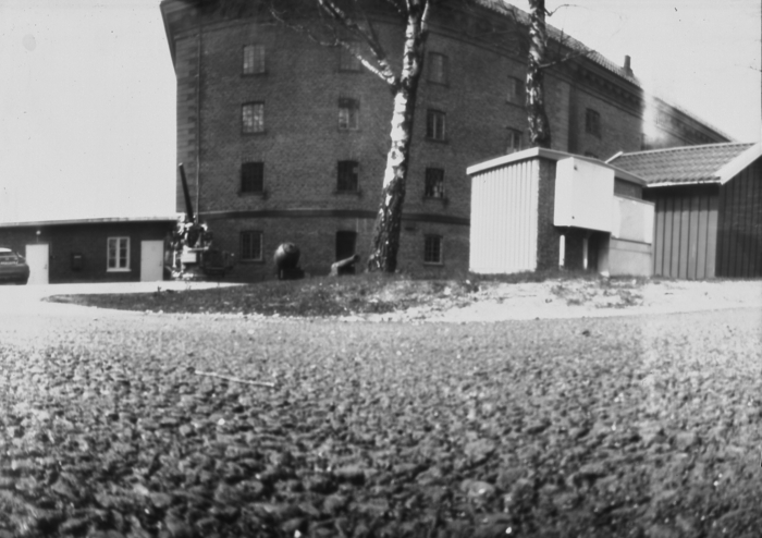 Barnas fotodag 2016.Bilde tatt med en malingsboks som kamera. Gruppe 3.