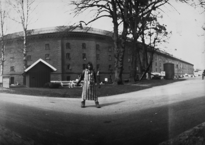 Barnas fotodag 2016.Bilde tatt med en malingsboks som kamera. Gruppe 3.