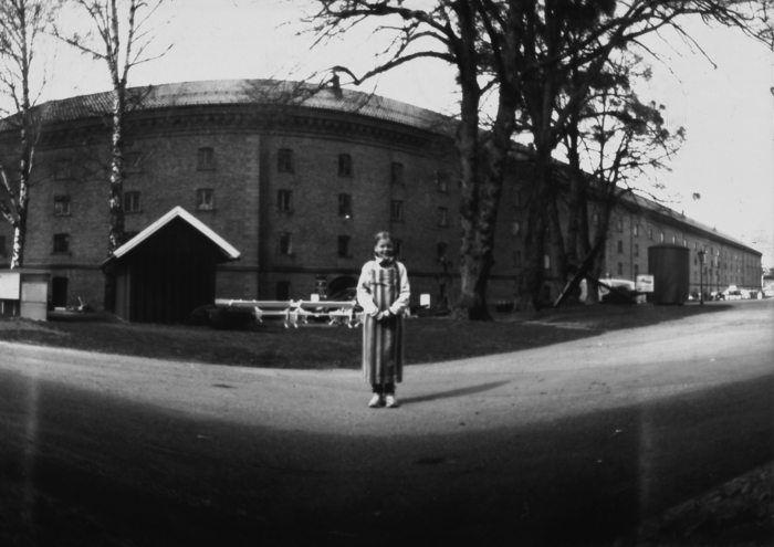 Barnas fotodag 2016.Bilde tatt med en malingsboks som kamera. Gruppe 3.