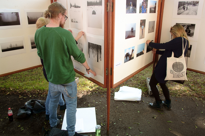 Montering av Juryert utstilling (foto: Andreas Harvik/Preus museum)
