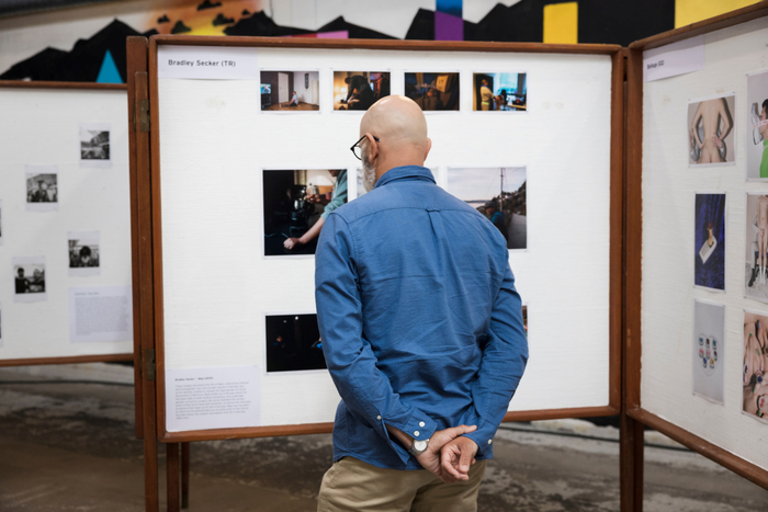 Fra Juryert utstilling på Fotografiets dag 2022 (foto: Ingrid Aas/Preus museum)